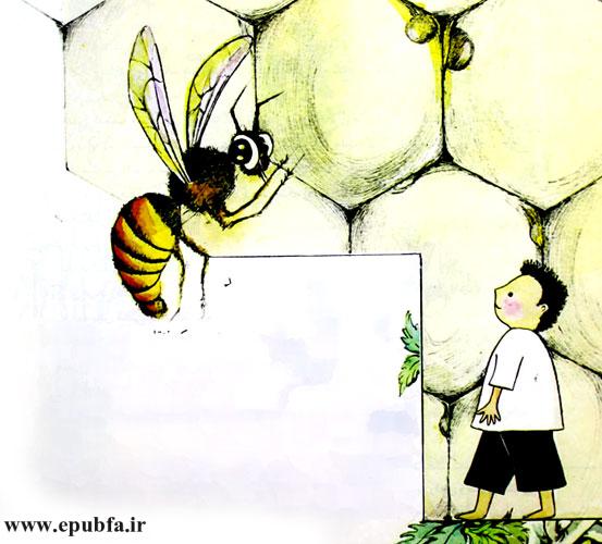 این پولکهای سفید را که میبینی موم هستند و برای لانهسازی به کار میروند.